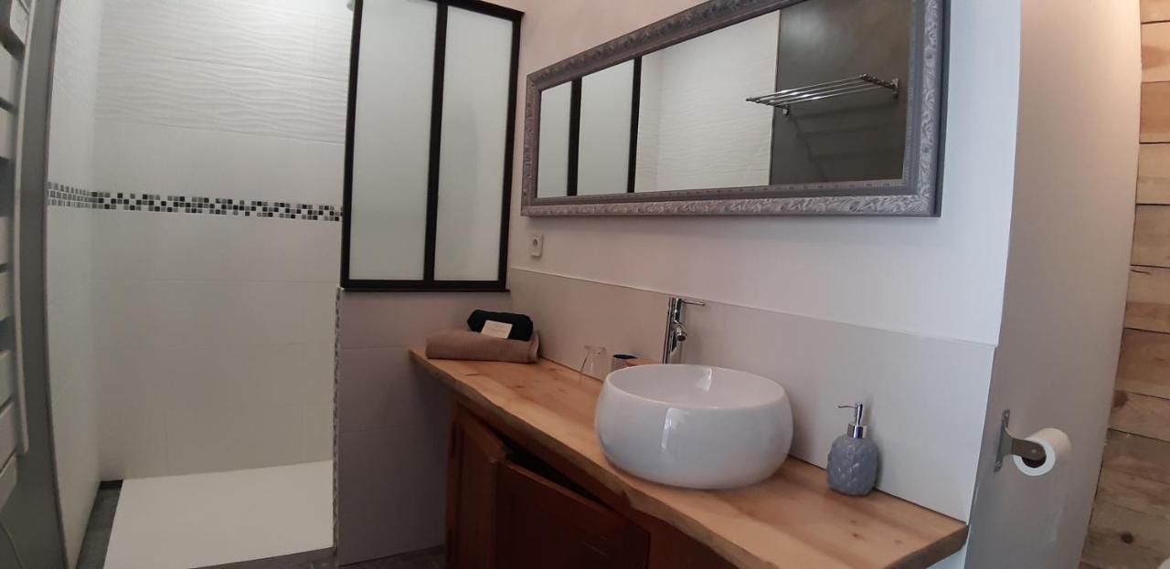 Bed and Breakfast A L'Ombre De La Treille -Proche Saint-Emilion Esterno foto