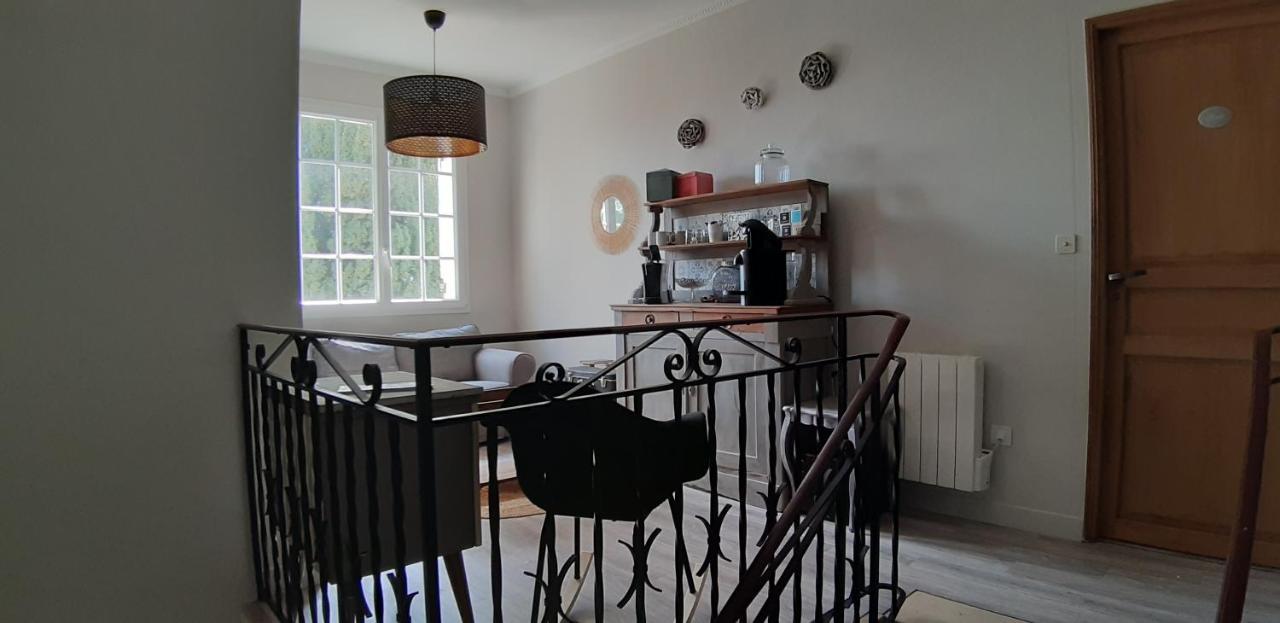 Bed and Breakfast A L'Ombre De La Treille -Proche Saint-Emilion Esterno foto