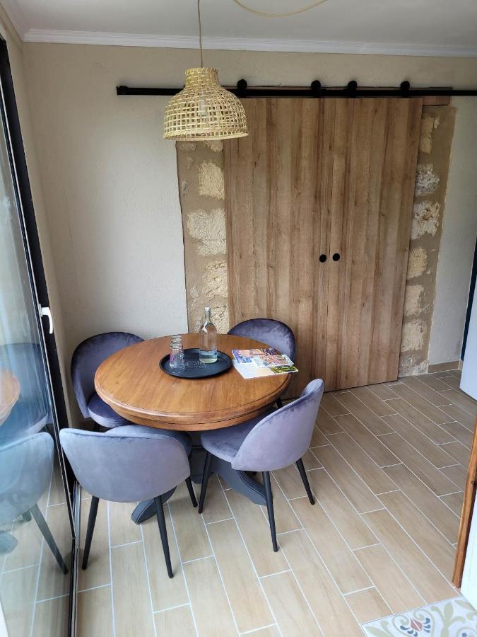 Bed and Breakfast A L'Ombre De La Treille -Proche Saint-Emilion Esterno foto