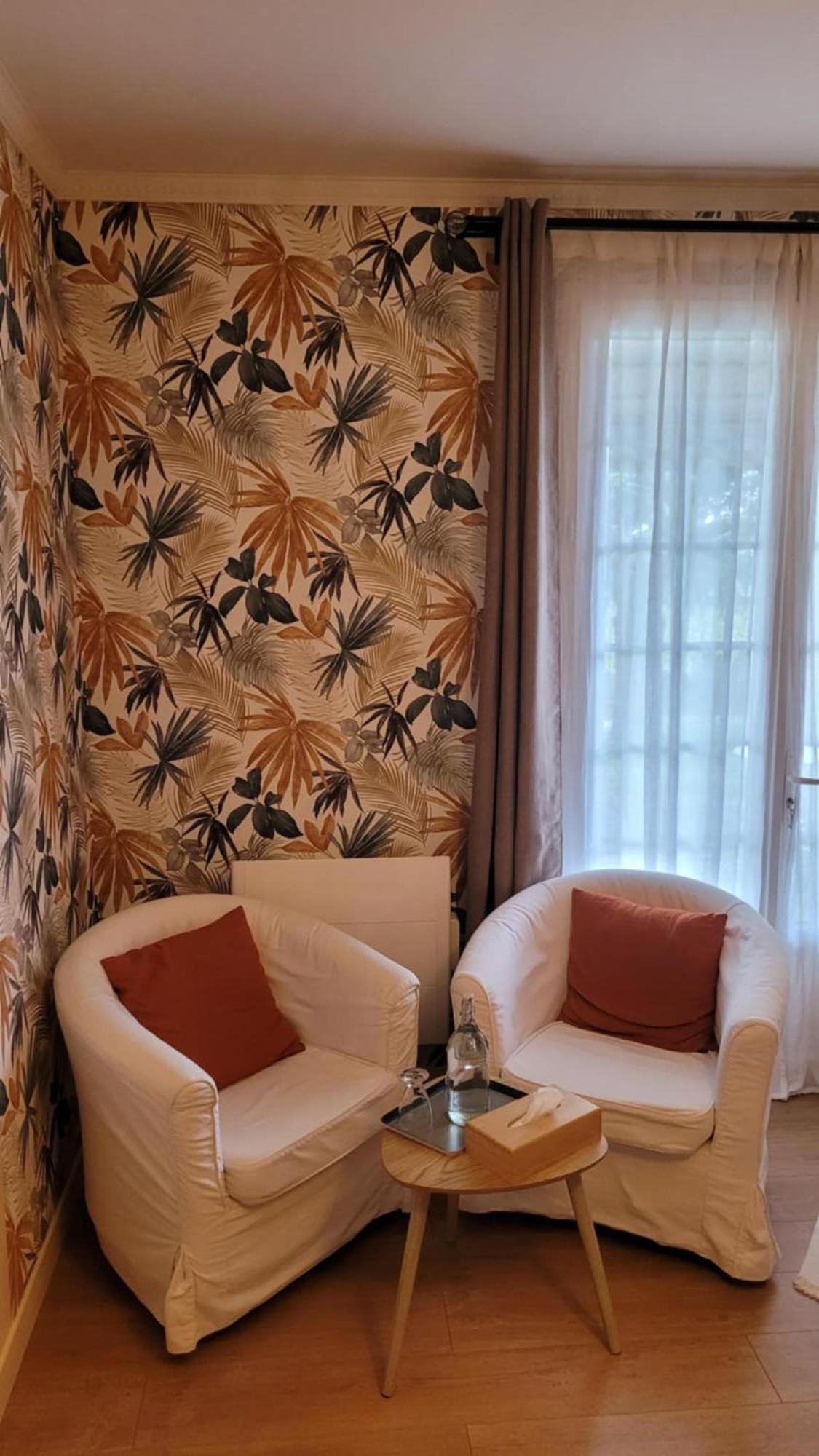 Bed and Breakfast A L'Ombre De La Treille -Proche Saint-Emilion Esterno foto