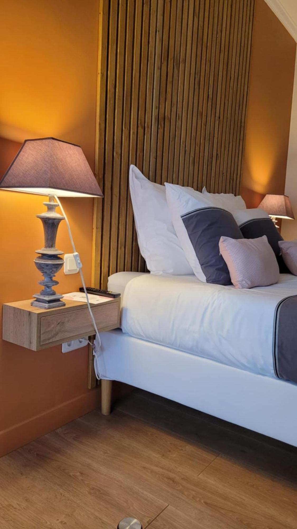 Bed and Breakfast A L'Ombre De La Treille -Proche Saint-Emilion Esterno foto