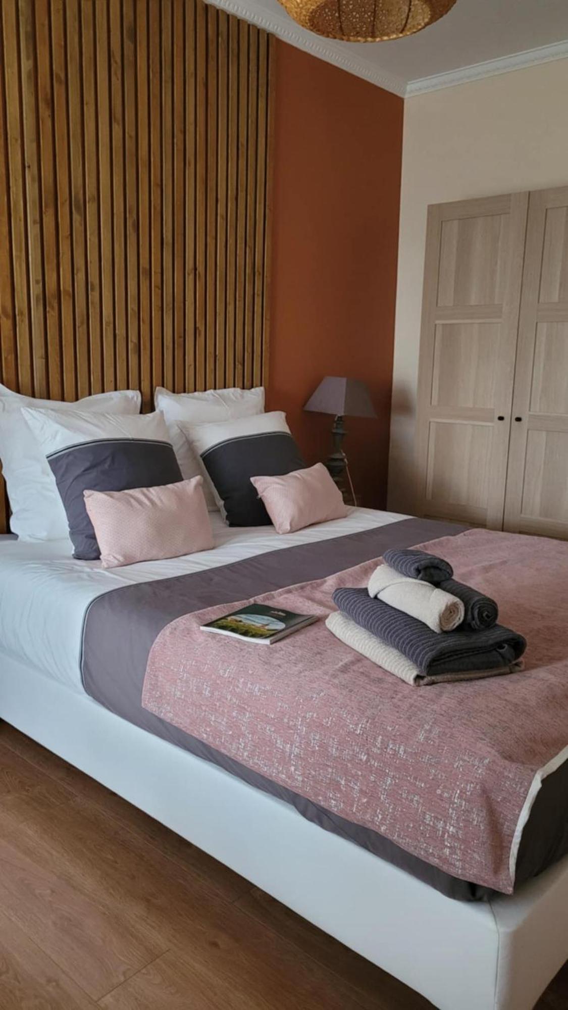 Bed and Breakfast A L'Ombre De La Treille -Proche Saint-Emilion Esterno foto